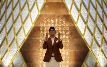 Doa Masuk dan Keluar Masjid