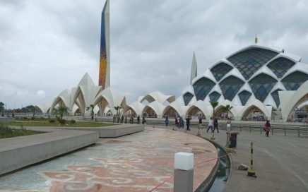 Asrinya Kawasan Masjid Raya Al Jabbar Tanpa PKL