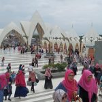 Suasana Hari Biasa Masjid Raya Al Jabbar Bandung