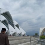Suasana Hari Biasa Masjid Raya Al Jabbar Bandung