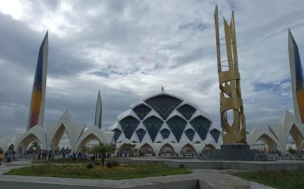 Wali Kota Bandung Harapkan Tarif Parkir di Masjid Raya Al-Jabbar Lebih Murah