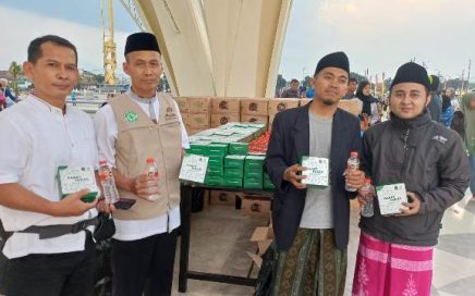 Masjid Raya Al Jabbar Siapkan 4 Ribu Takjil Tiap Hari Selama Ramadhan
