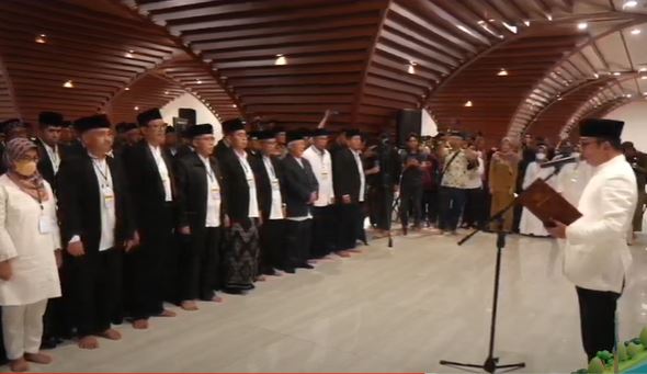 Gubernur Jabar Lantik Pengurus DKM Masjid Raya Al Jabbar
