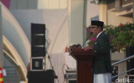 Ridwan Kamil Pamit di Hadapan Ribuan Jamaah Shalat Id Masjid Raya Al Jabbar