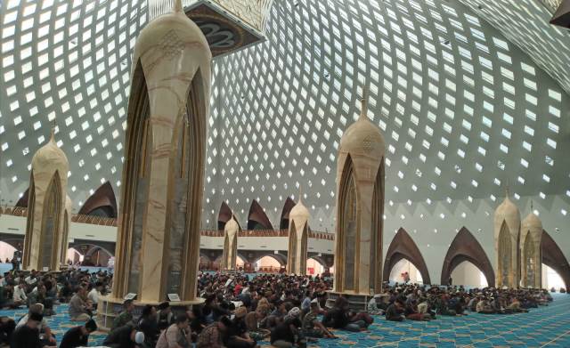 IDA Camp Kemah Adaptasi Bencana di Masjid Raya Al Jabbar