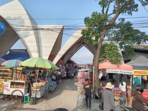 Bazar Al Jabbar Pujasera Depan Masjid Raya Al Jabbar