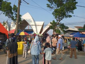 Bazar Al Jabbar Pujasera Depan Masjid Raya Al Jabbar