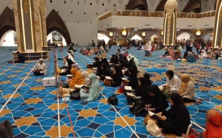 Gerakan Magrib Mengaji Masjid Raya Al Jabbar Tiap Ba'da Magrib