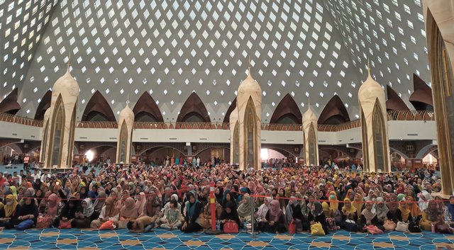 Tablig Akbar Koh Dennis Lim di Masjid Raya Al Jabbar