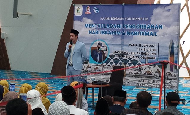 Tablig Akbar Koh Dennis Lim di Masjid Raya Al Jabbar