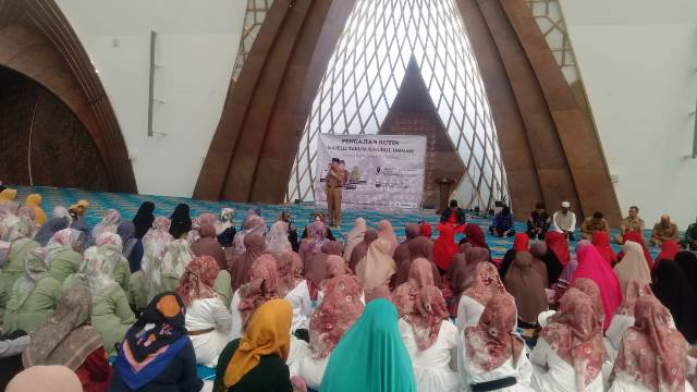 MT Khoirul Ummah Gelar Pengajian Rutin di Masjid Raya Al Jabbar