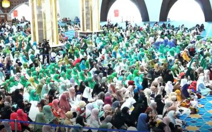 Parade Tausiah Meriahkan Milad I Masjid Raya Al Jabbar