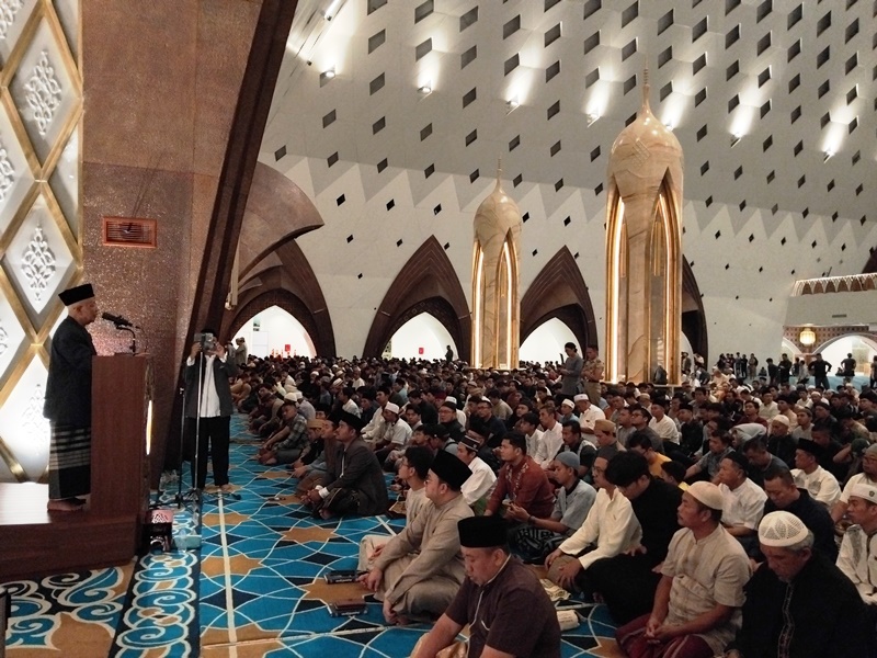 Malam Pertama Ramadhan 1445 H di Masjid Raya Al Jabbar