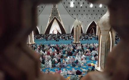 Malam Pertama Ramadhan 1445 H di Masjid Raya Al Jabbar