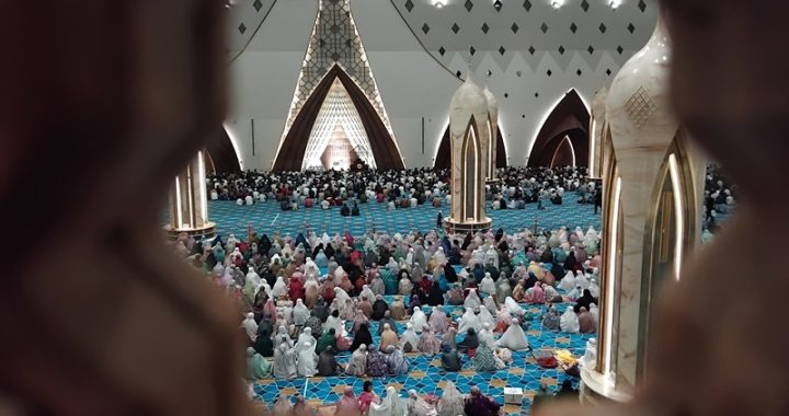 Malam Pertama Ramadhan 1445 H di Masjid Raya Al Jabbar