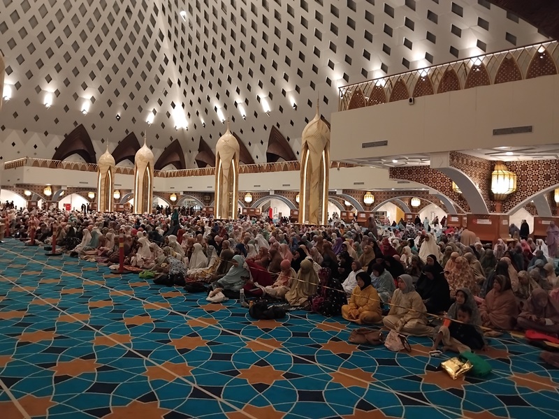 Malam Pertama Ramadhan 1445 H di Masjid Raya Al Jabbar