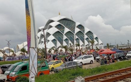 Parkir Masjid Raya Al Jabbar