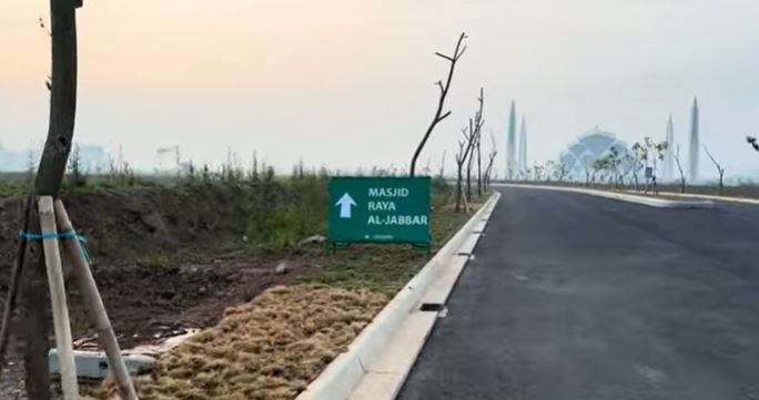 Jalan Simpang Gedebage Selatan Menuju Masjid Raya Al-Jabbar