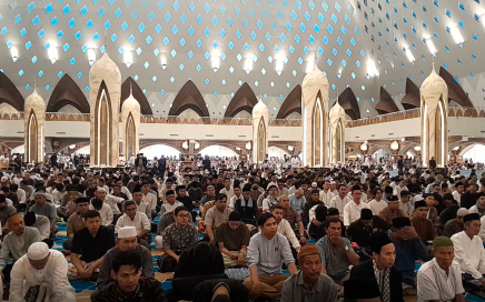 Suasana Sholat Idul Adha 1445 H di Masjid Raya Al-Jabbar