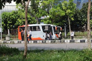Polisi dan Dishub Bandung Razia Telolet Bus di GBLA