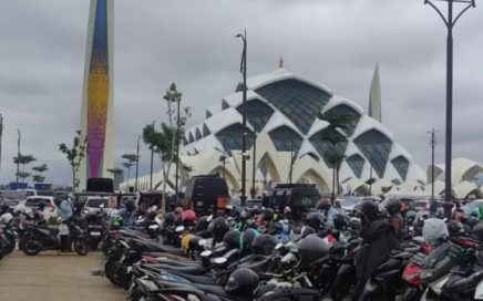 Tarif Parkir Masjid Raya Al Jabbar Terbaru