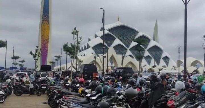 Tarif Parkir Masjid Raya Al Jabbar Terbaru