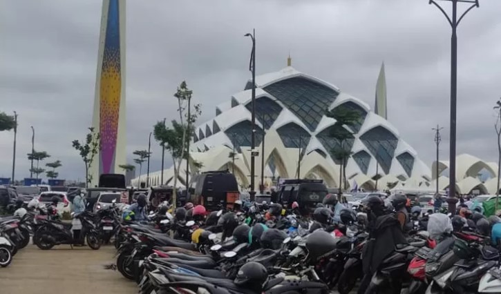 Tarif Parkir Masjid Raya Al Jabbar Terbaru