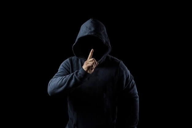 Keutamaan Menjaga Lisan, Berhati-hati dalam Berbicara