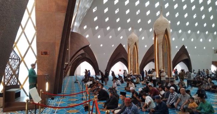 Jadwal Ceramah Subuh dan Dzuhur Masjid Raya Al Jabbar