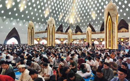 Jamaah Shalat Idul Adha Masjid Raya Al Jabbar 10 Zulhijah 1446 H
