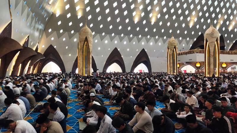 Jamaah Shalat Idul Adha Masjid Raya Al Jabbar 10 Zulhijah 1446 H
