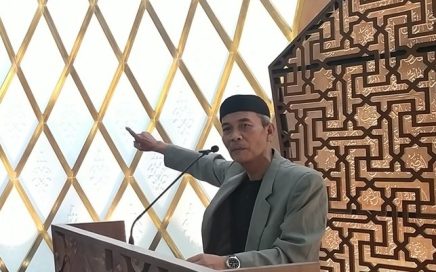 Gestur Tangan Saat Ceramah
