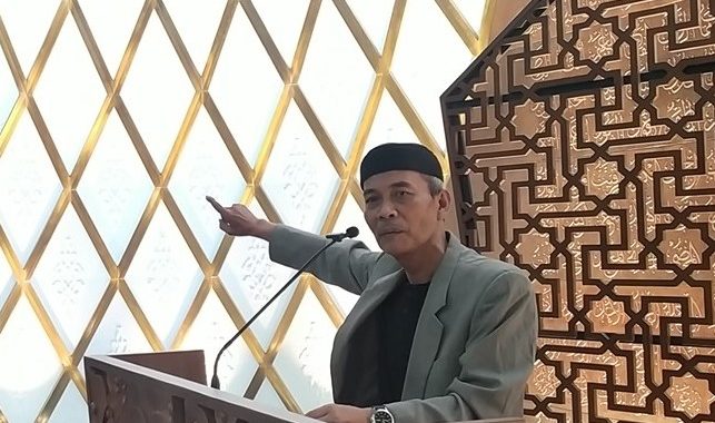 Gestur Tangan Saat Ceramah