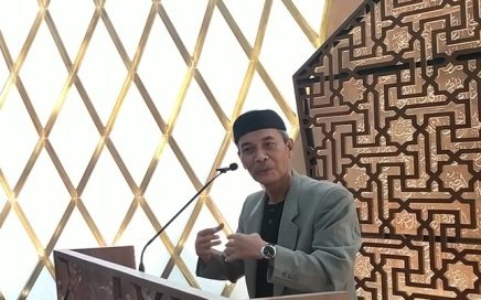 Gestur Tangan Saat Ceramah