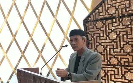 Gestur Tangan Saat Ceramah