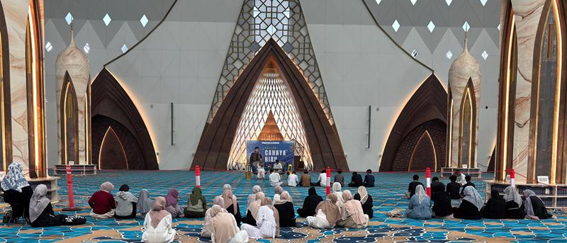 BEM UPI Cibiru Gelar Kajian di Masjid Raya Al Jabbar