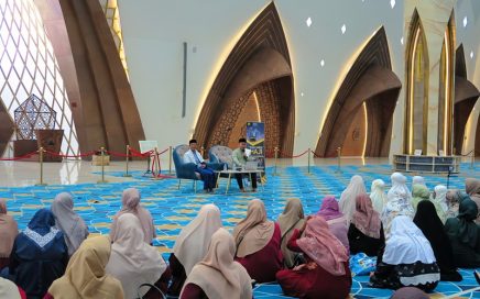 Kajian Ahad Masjid Raya Al Jabbar Ustadz Taufik