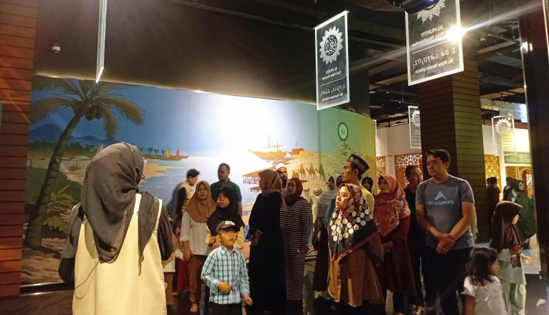 Pengunjung Antusias Kunjungi Galeri Rasulullah di Al Jabbar pada Akhir Pekan