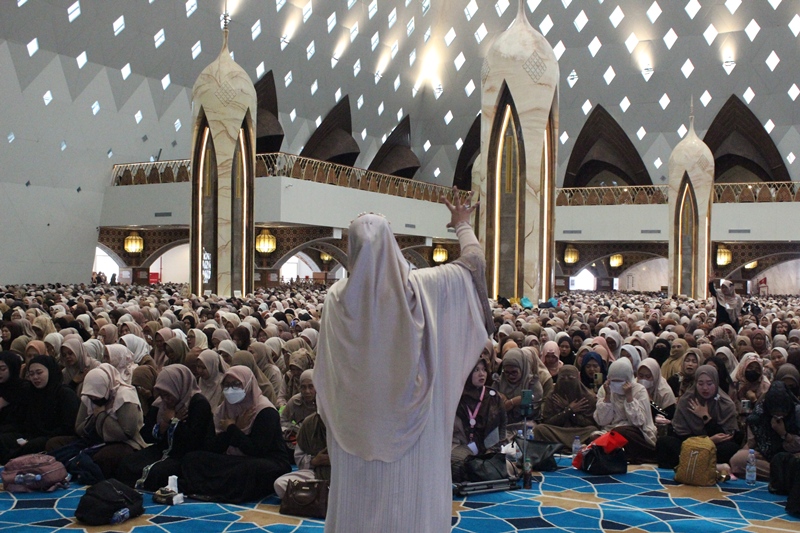 Galeri Foto: Kajian Hipnoterapi Umma Ilmia Amalia Part 3 di Al Jabbar