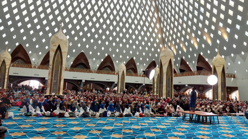 Galeri Foto: Kajian Istimewa Ustadz Maulana