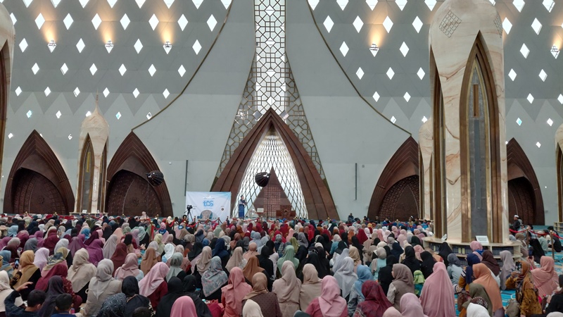 Galeri Foto: Kajian Istimewa Ustadz Maulana