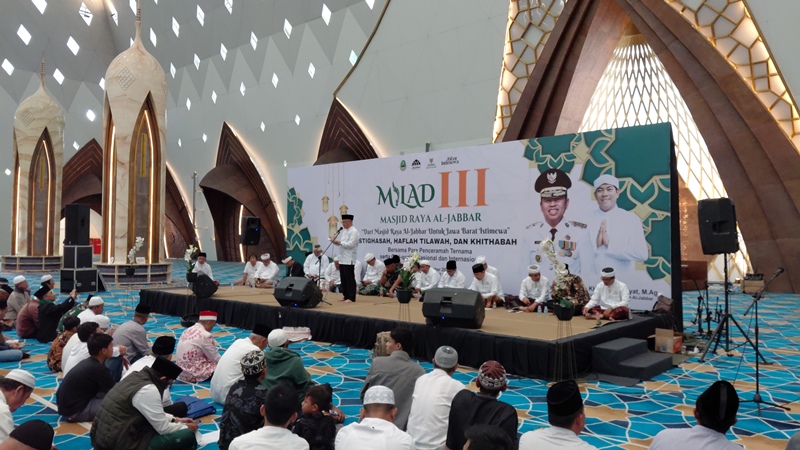 Galeri Foto: Milad III Masjid Raya Al Jabbar 2025