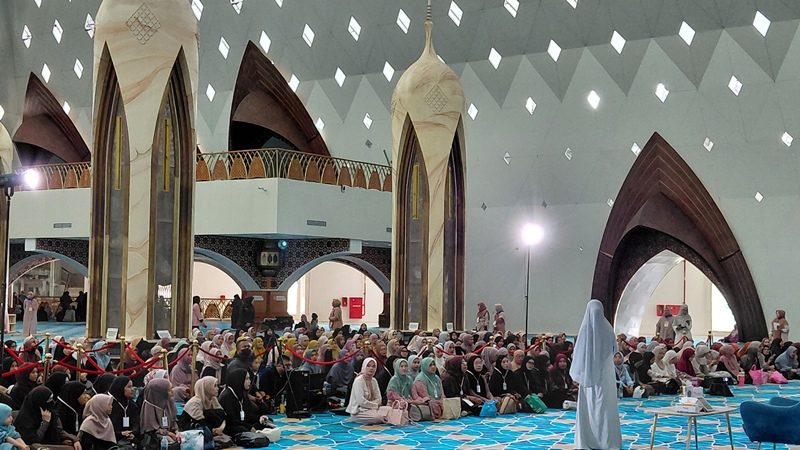 Kajian Hipnoterapi Ghinan Rhinda