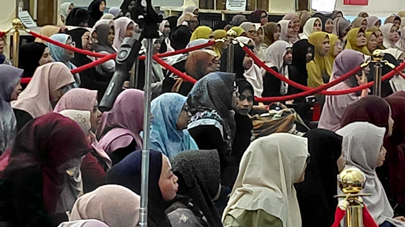 Kajian Hipnoterapi Ghinan Rhinda