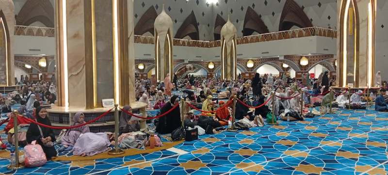 Suasana I'tikaf Masjid Raya Al Jabbar