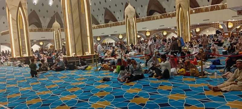 Suasana I'tikaf Masjid Raya Al Jabbar
