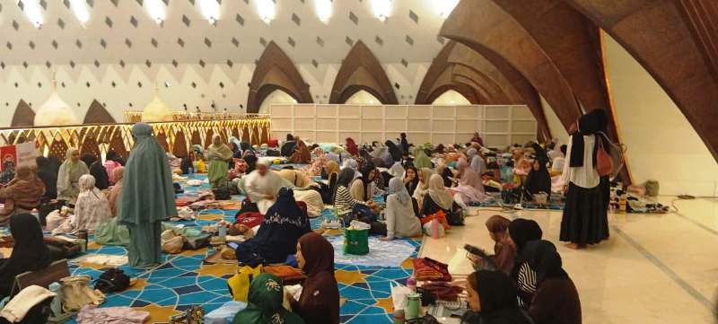 Suasana I'tikaf Masjid Raya Al Jabbar