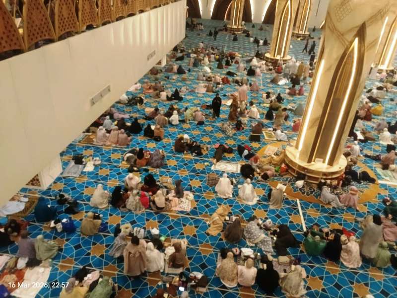 Suasana I'tikaf Masjid Raya Al Jabbar