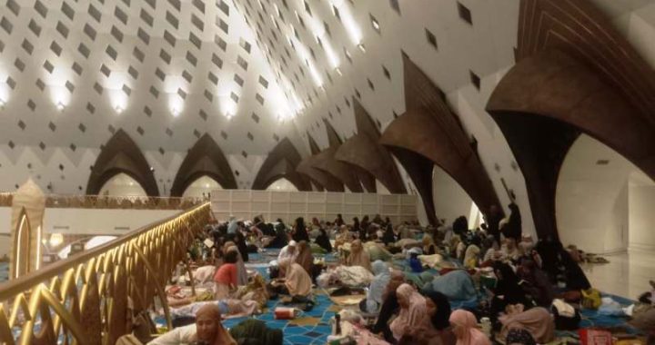 Suasana I'tikaf Masjid Raya Al Jabbar