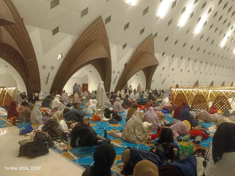 Suasana I'tikaf Masjid Raya Al Jabbar